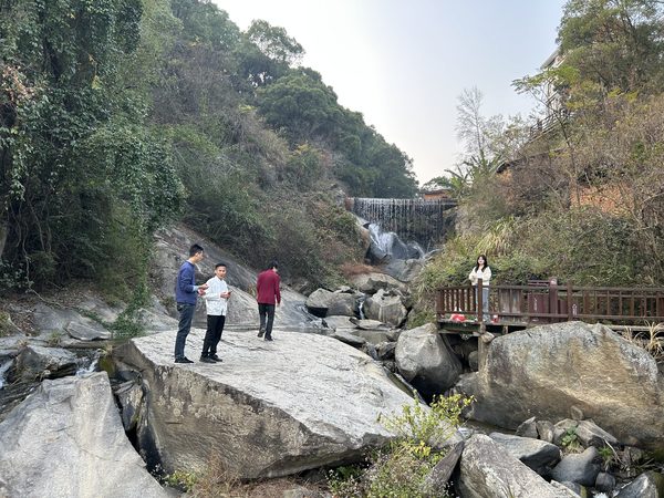 弟子户外游学，山水间悟道